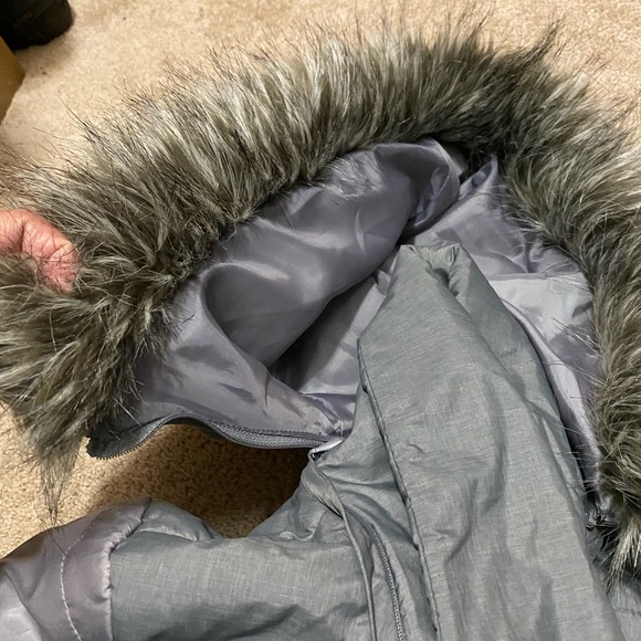 Kensie Puffer Coat; Size XS but runs a little big. - Picture 5 of 7